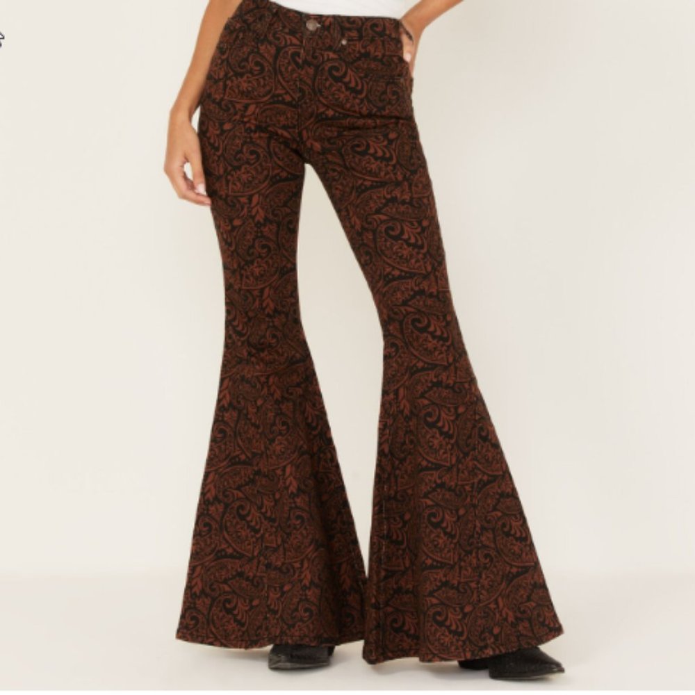 SHYANNE WOMEN'S PAISLEY PRINT SUPER FLARE JEANS